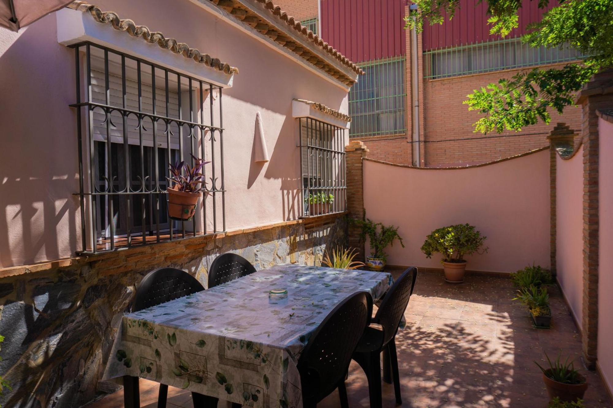 Вілла Beautiful Malaga House - Holidays Екстер'єр фото