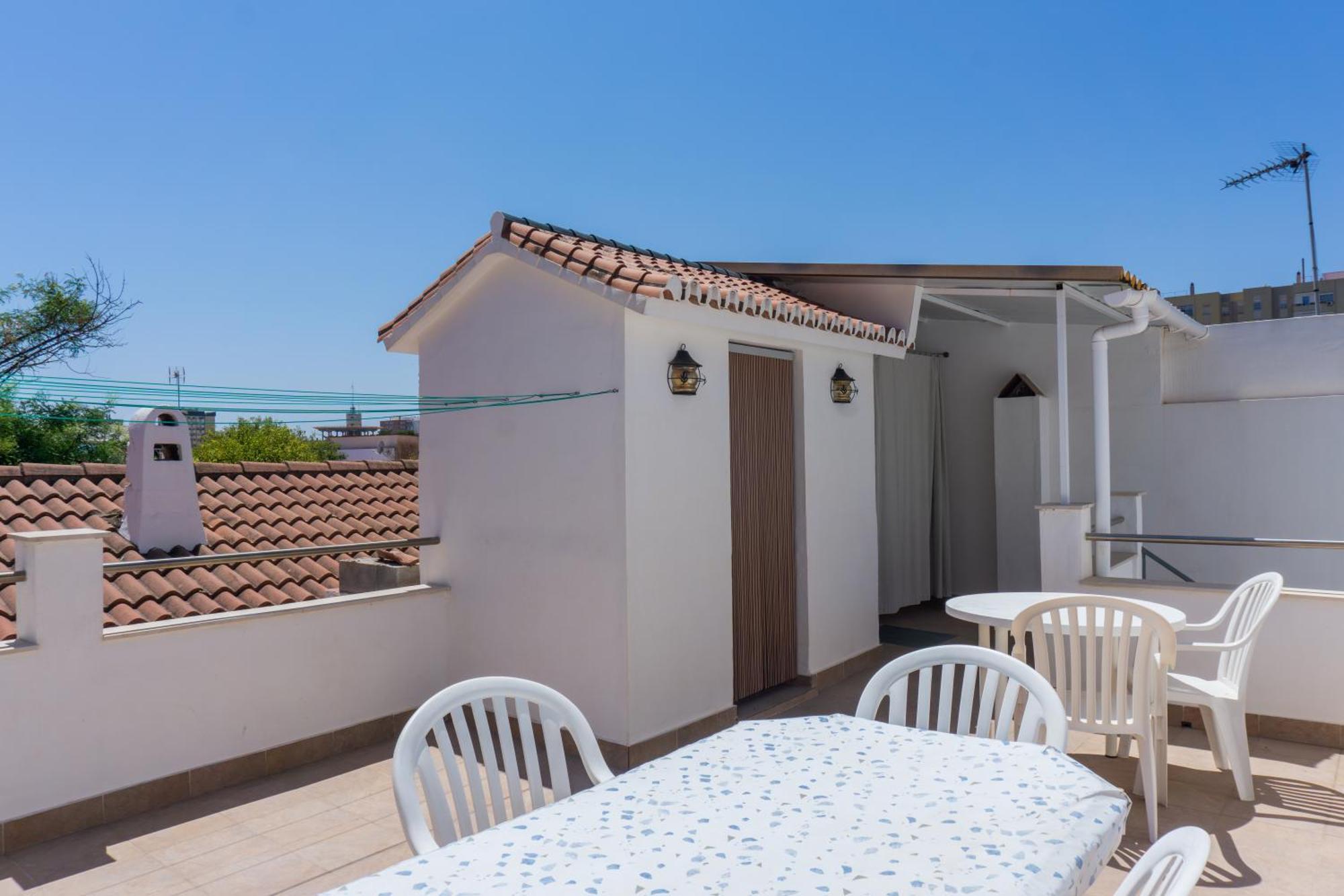 Вілла Beautiful Malaga House - Holidays Екстер'єр фото